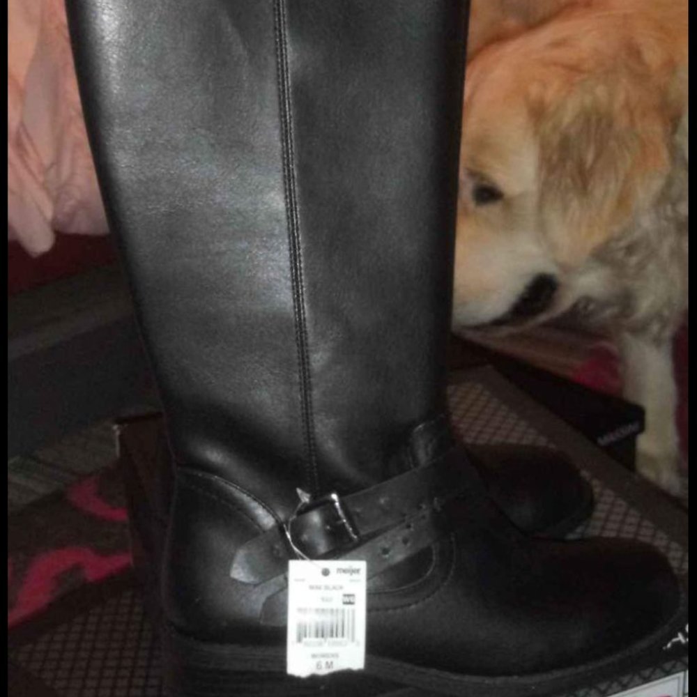 Women's faux leather boots NWT